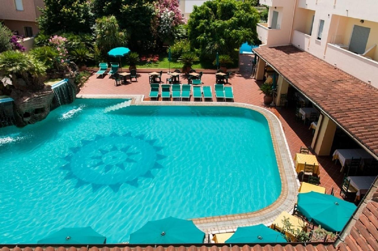Le Residenze Del Golfo Di Orosei Aparthotel Luaran gambar