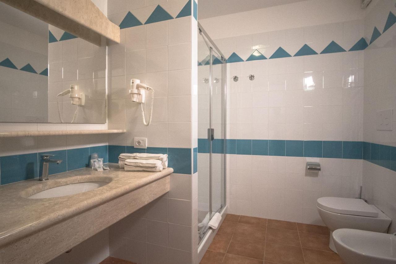 Le Residenze Del Golfo Di Orosei Aparthotel Luaran gambar