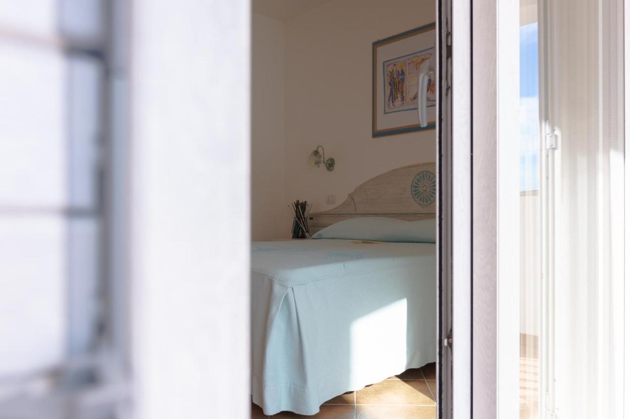 Le Residenze Del Golfo Di Orosei Aparthotel Luaran gambar