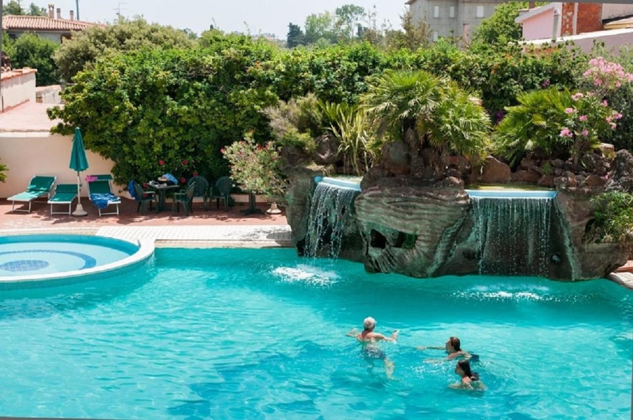 Le Residenze Del Golfo Di Orosei Aparthotel Luaran gambar